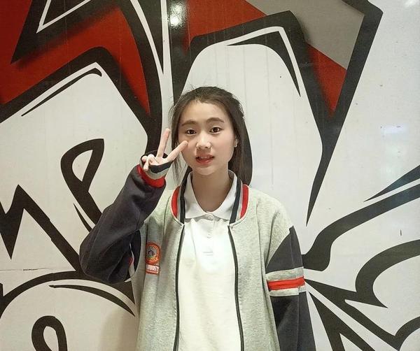 高二（8）班 方婷.jpg